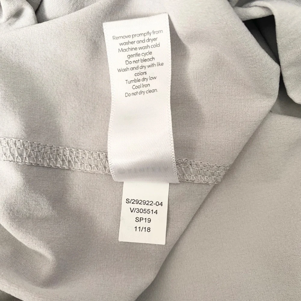 Athleta Skyline Paper Bag Belted Shorts Womens 6 Gray‎